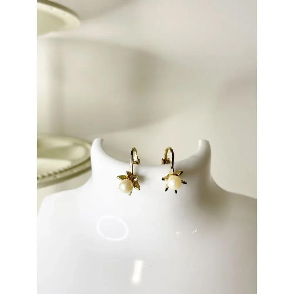 Vintage Avon Clip On Earrings gold tone pearl starburst flower 80s glam retro‎
